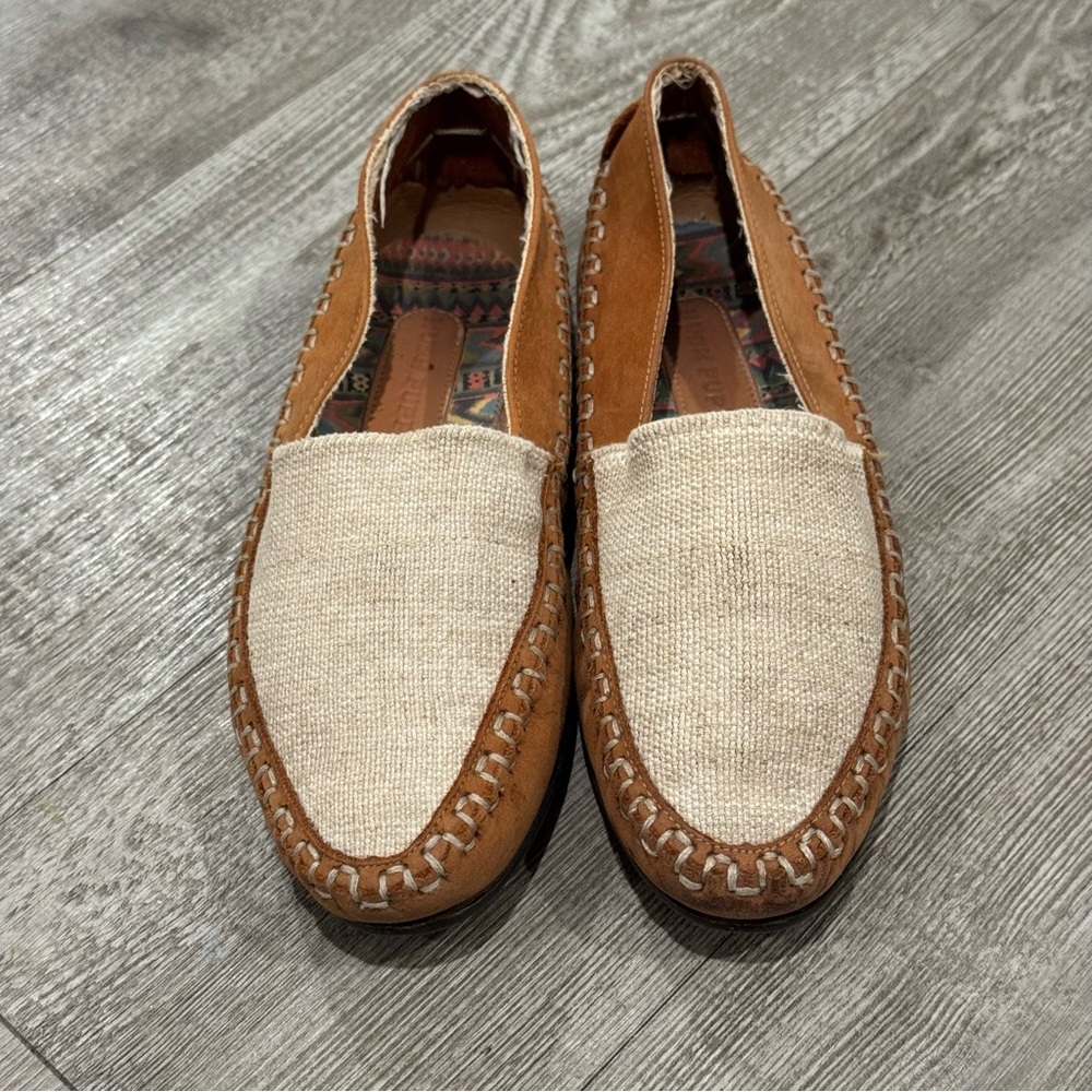 Hush Puppies Women's Loafers Slip Ons Tan Suede - Size 6 / 6.5- EUC - Picture 2 of 8